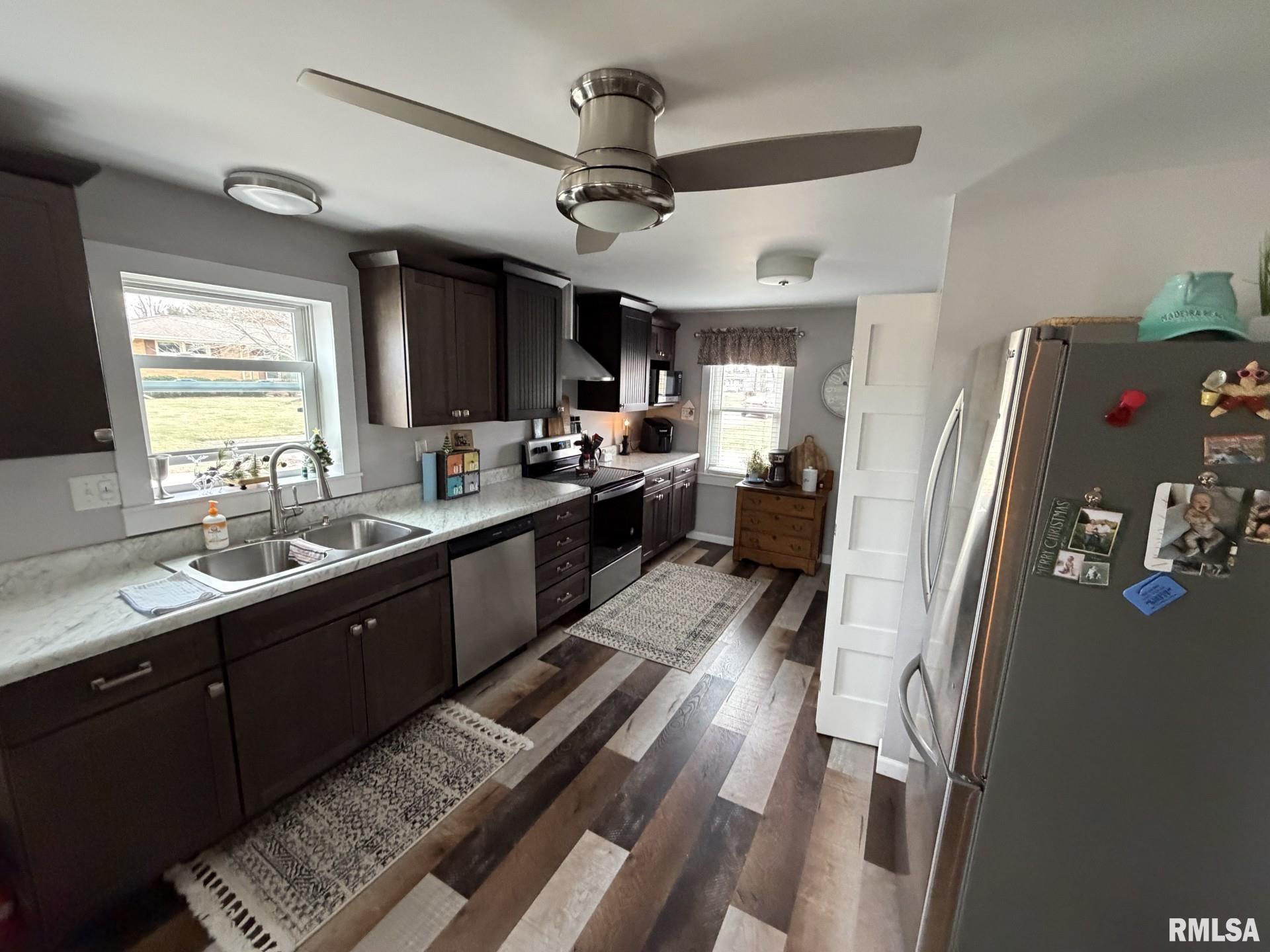 1160 Lawrence Drive Canton, IL 61520 - Photo 8 of 12