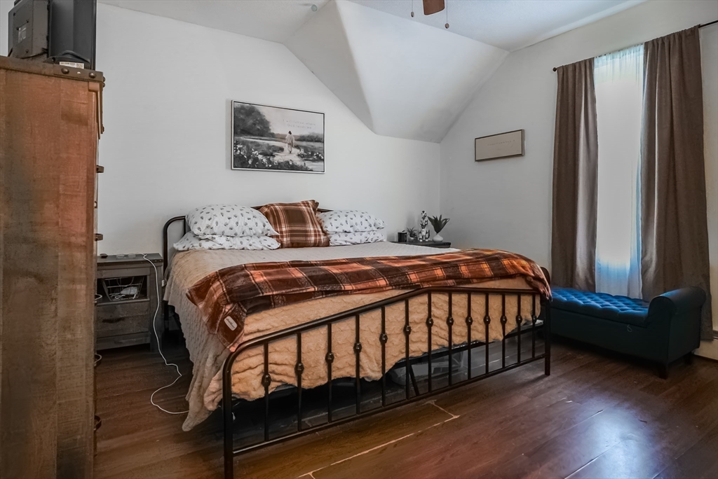 529 Stafford Road Fall River, MA 02721 - Photo 15 of 31