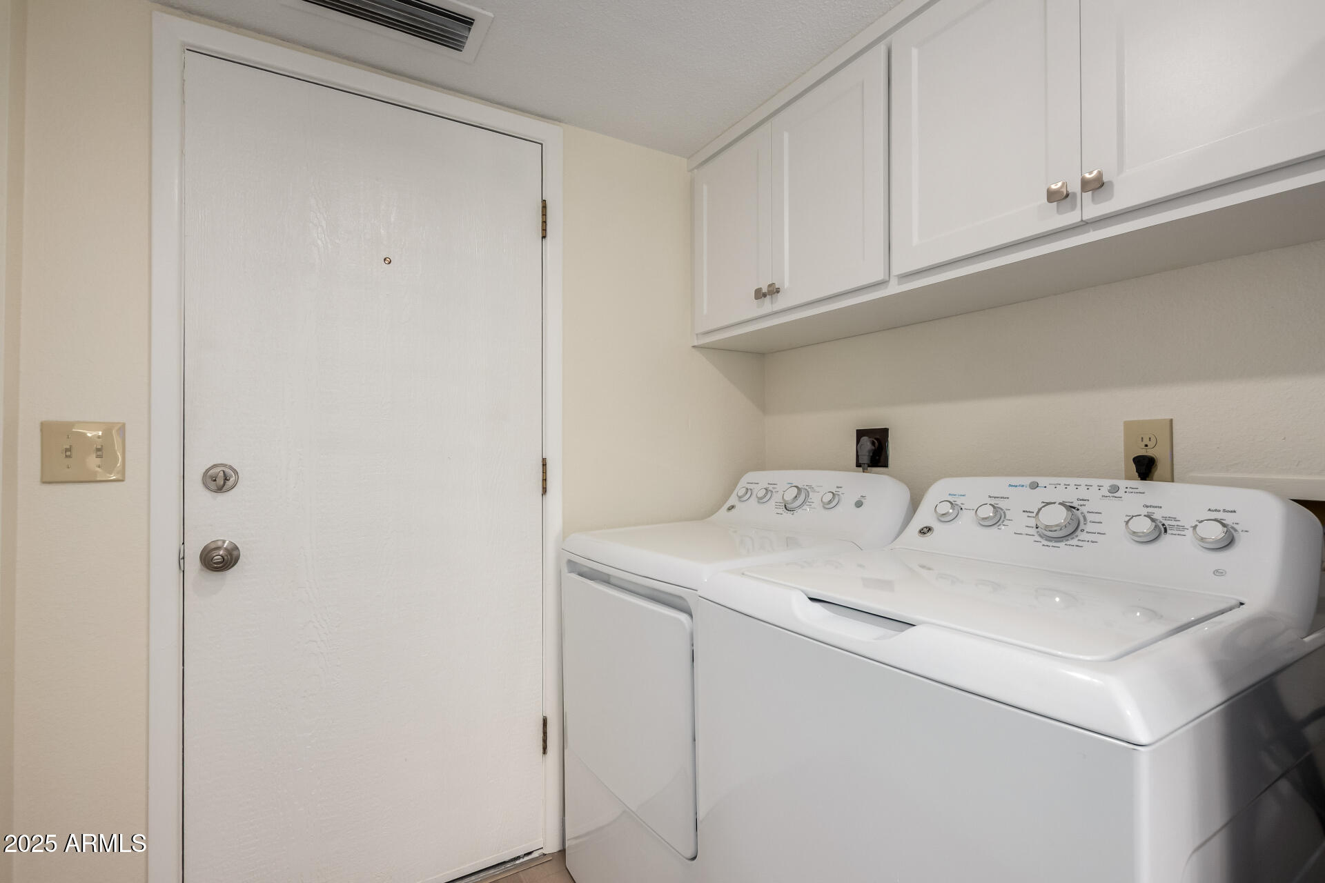 8635 South 48th Street, Unit 3 Phoenix, AZ 85044 - Photo 19 of 24 a utility room with dryer and washer
