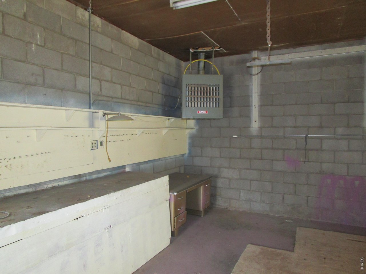 830 15th Street Burlington, CO 80807 - Photo 21 of 21 a bathroom with a shower