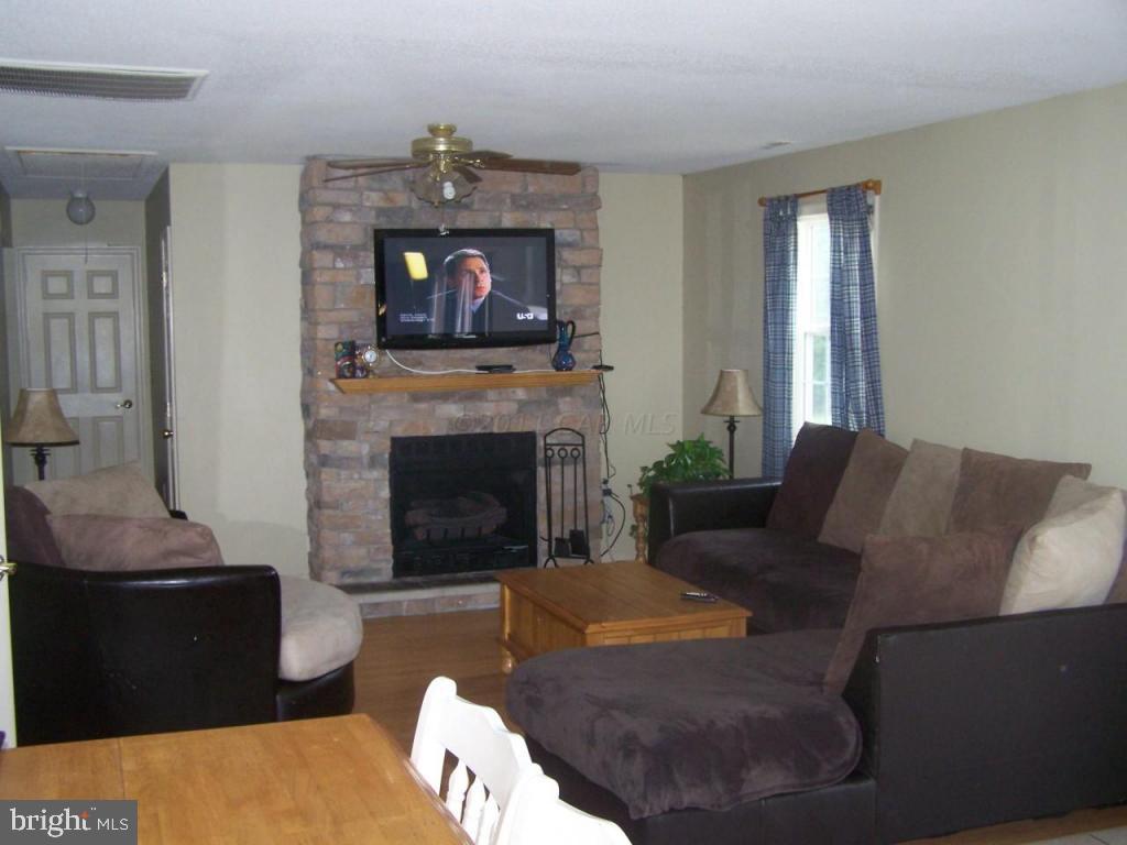 26401 Quantico Creek Road Hebron, MD 21830 - Photo 3 of 8 Gallery Image 3