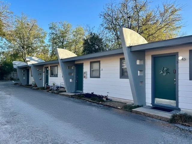 $795 | 5213 Joe Sayers Avenue, Unit 4, Austin, TX 78756