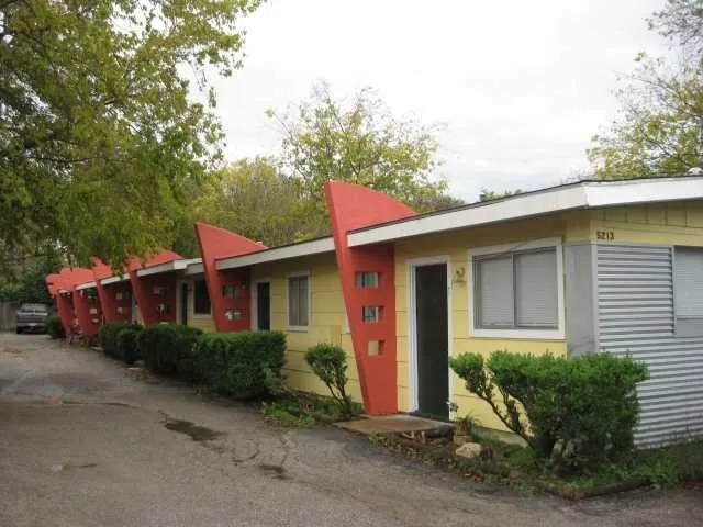 $795 | 5213 Joe Sayers Avenue, Unit 4, Austin, TX 78756