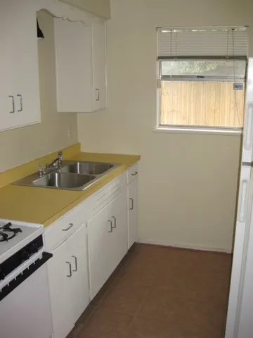 $795 | 5213 Joe Sayers Avenue, Unit 4, Austin, TX 78756