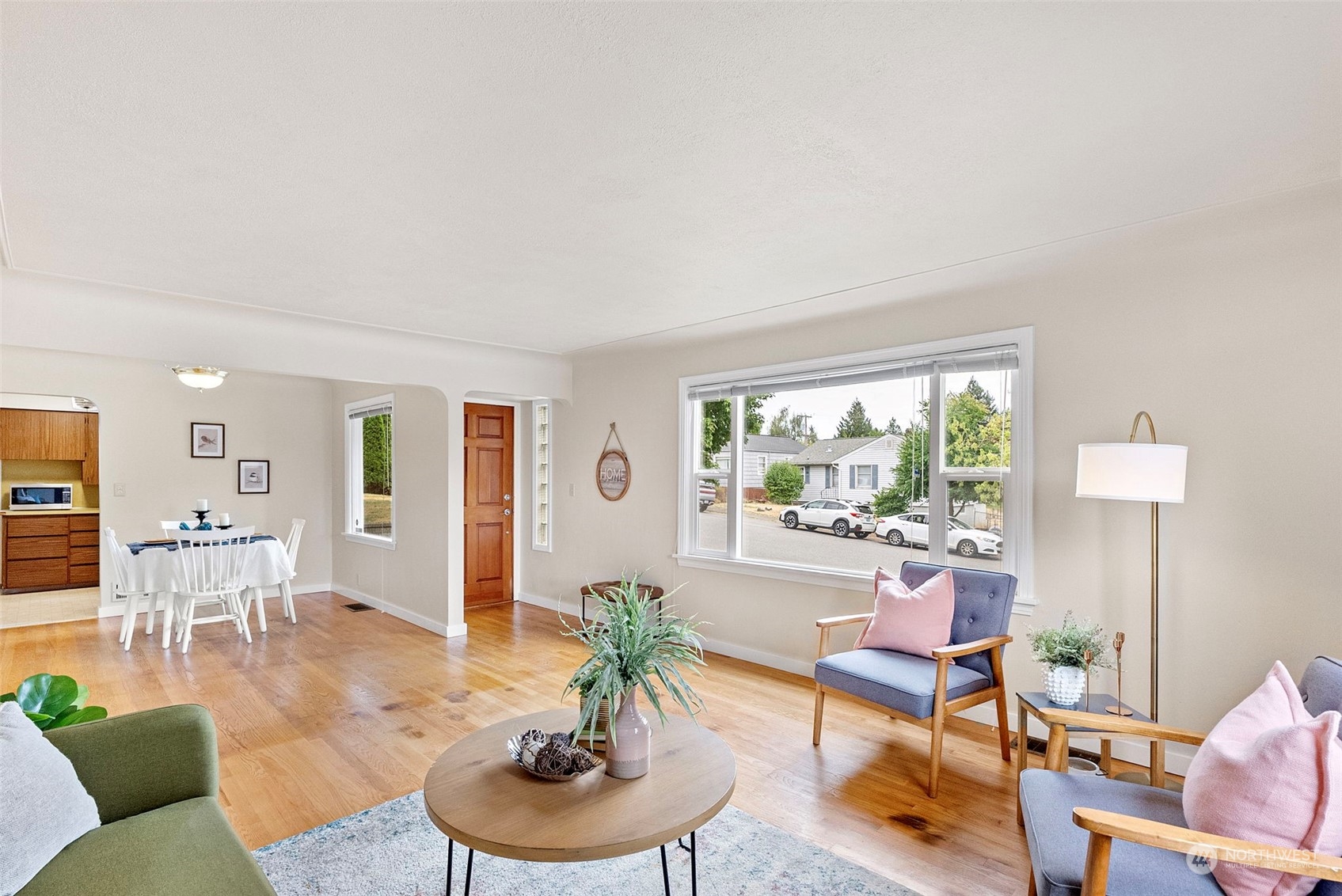 2102 East Highlands Street Bremerton, WA 98310 - Photo 2 of 26 Gallery Image 2
