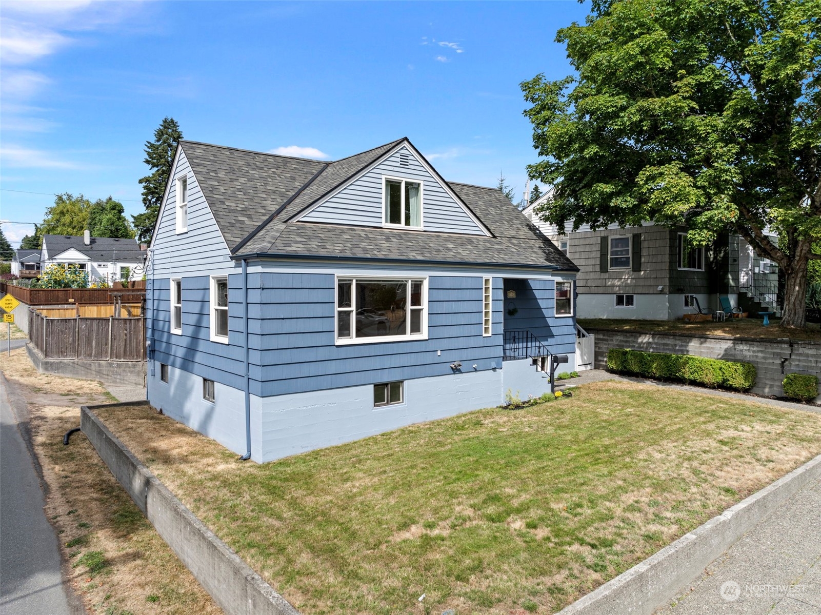 2102 East Highlands Street Bremerton, WA 98310 - Photo 26 of 26 Gallery Image 26