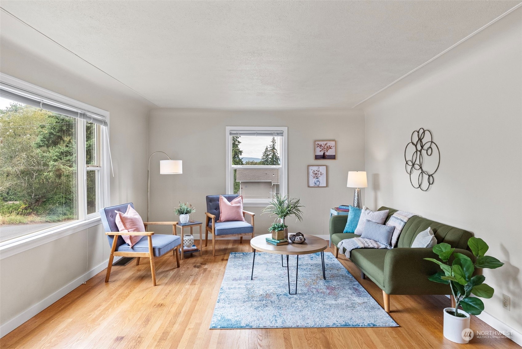 2102 East Highlands Street Bremerton, WA 98310 - Photo 3 of 26 Gallery Image 3