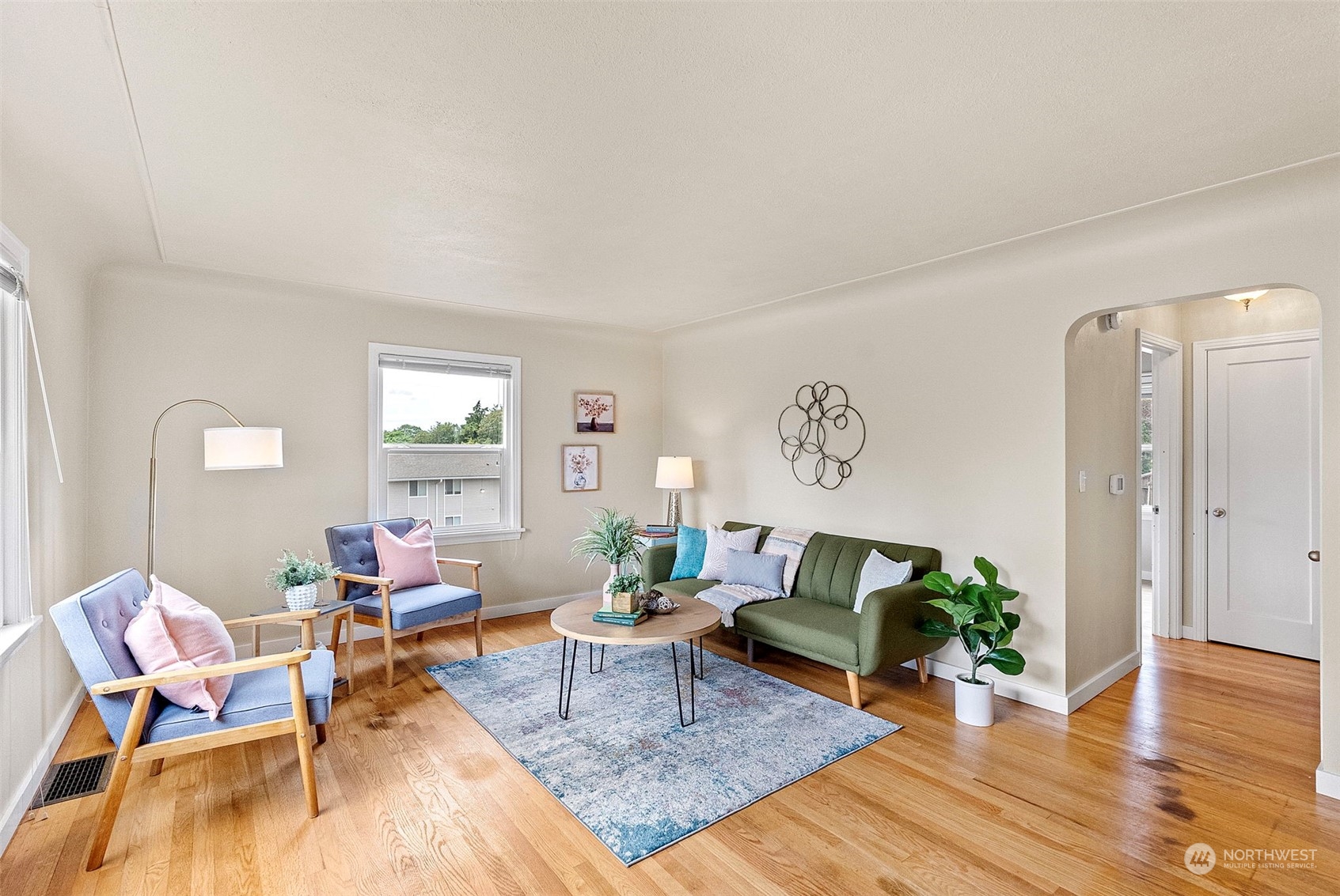 2102 East Highlands Street Bremerton, WA 98310 - Photo 4 of 26 Gallery Image 4