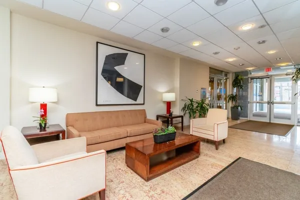 $2,550 | 44 Washington Street, Unit 309, Brookline, MA 02445