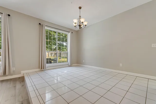 a close view of sink and tap