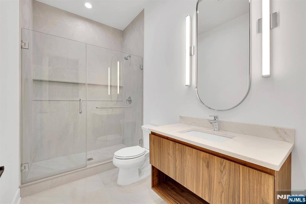 16 Feldman Paramus, NJ 07652 - Photo 17 of 26