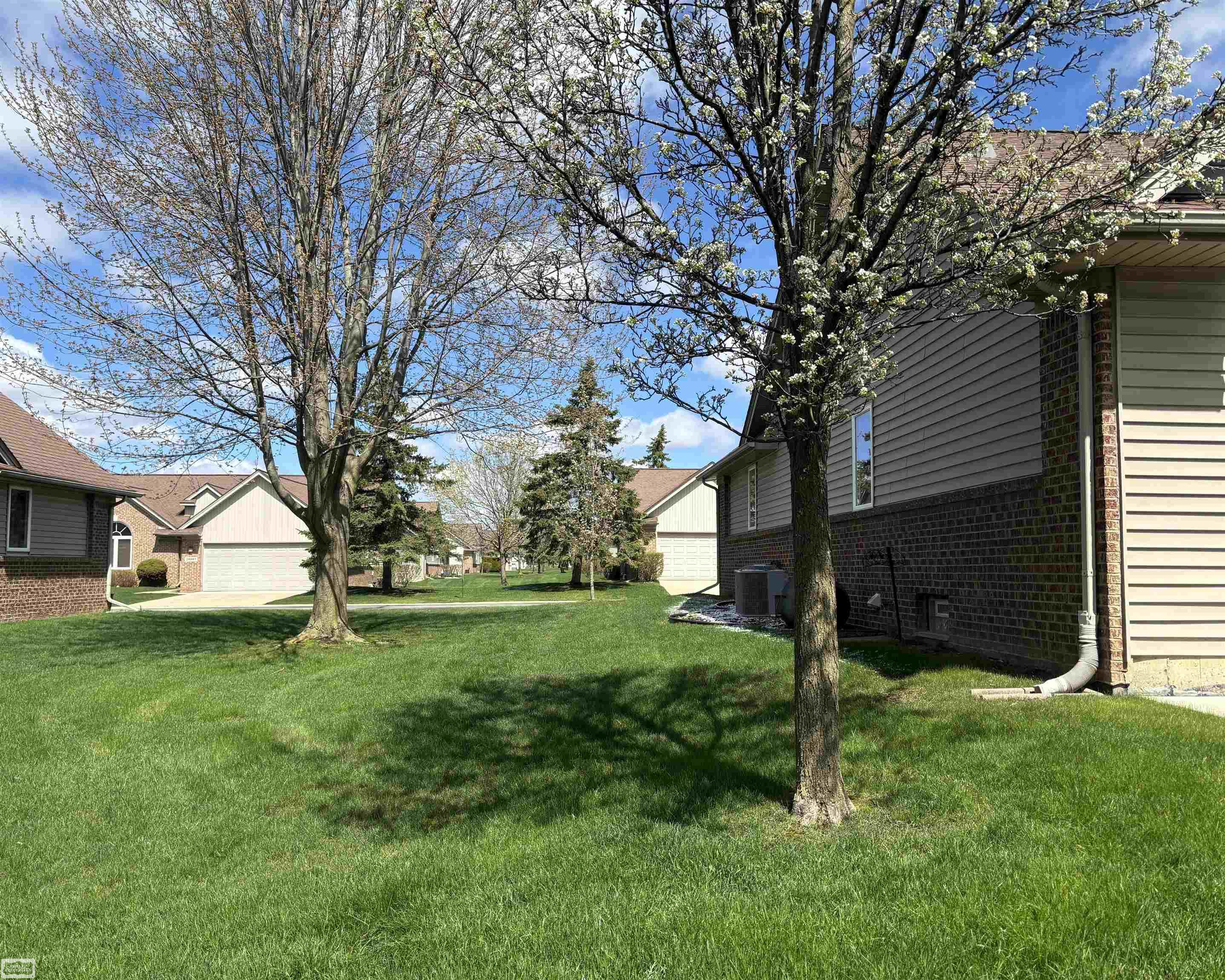 34904 Chickadee Ridge Richmond, MI 48062 - Photo 2 of 39