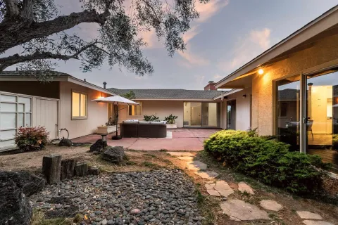 $7,400,000 | 8511 Avenida De Las Ondas, La Jolla, CA 92037
