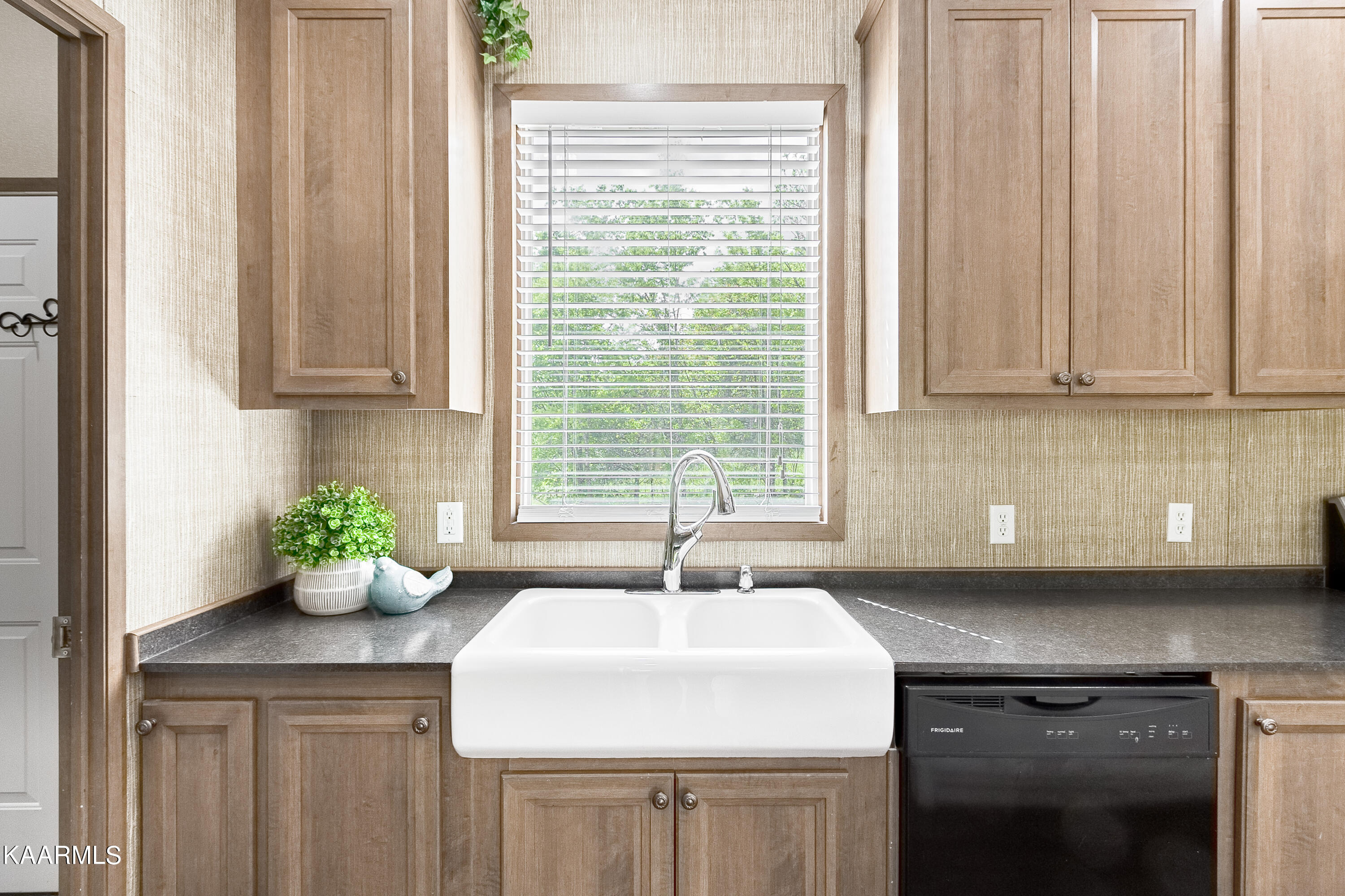 222 Old Store Road Madisonville, TN 37354 - Photo 8 of 23 Farmhouse Sink