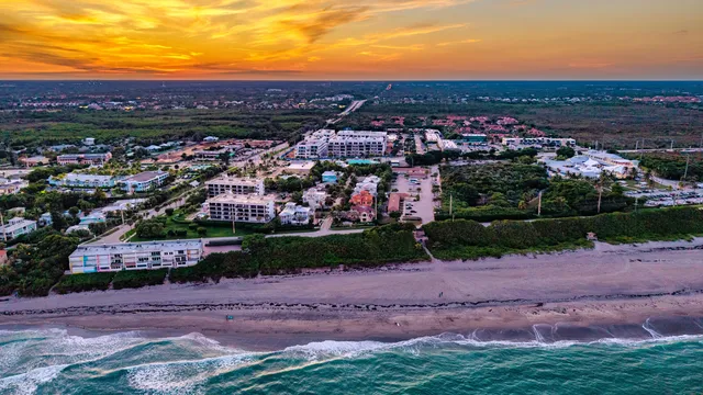 $2,749,000 | 511 Saturn Lane, Juno Beach, FL 33408