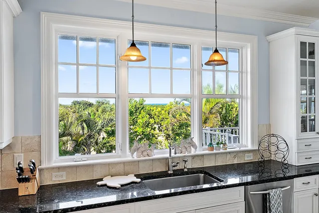 $2,749,000 | 511 Saturn Lane, Juno Beach, FL 33408