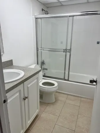 $2,000 | 632 Northwest 13th Street, Unit 210, Boca Raton, FL 33486