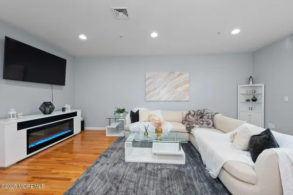 $4,300 | A162 Main Street, Manasquan, NJ 08736