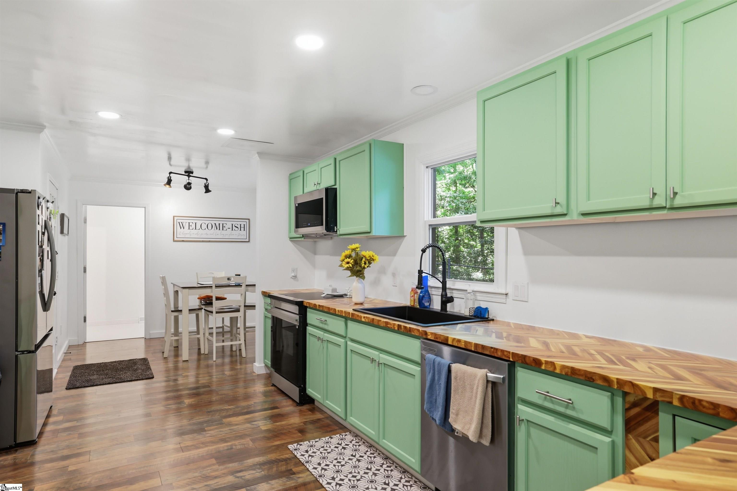 127 Robinwood Lane Pelzer, SC 29669 - Photo 13 of 44