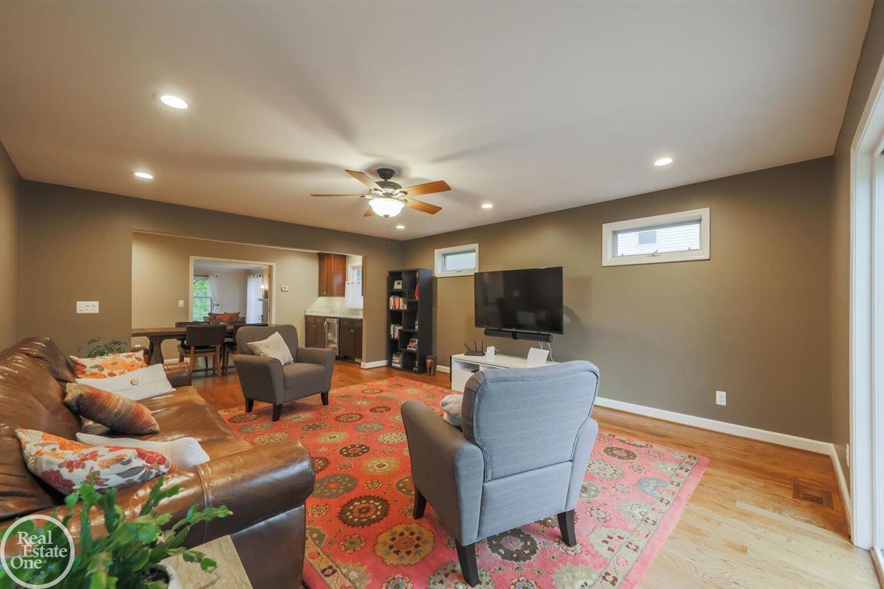 1208 Audubon Road Grosse Pointe, MI 48230 - Photo 20 of 38 50061752-19.JPG