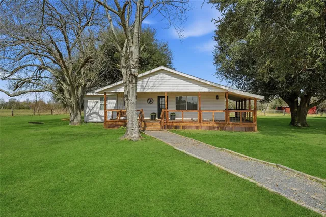 $640,000 | 611 Reidland Road, Crosby, TX 77532