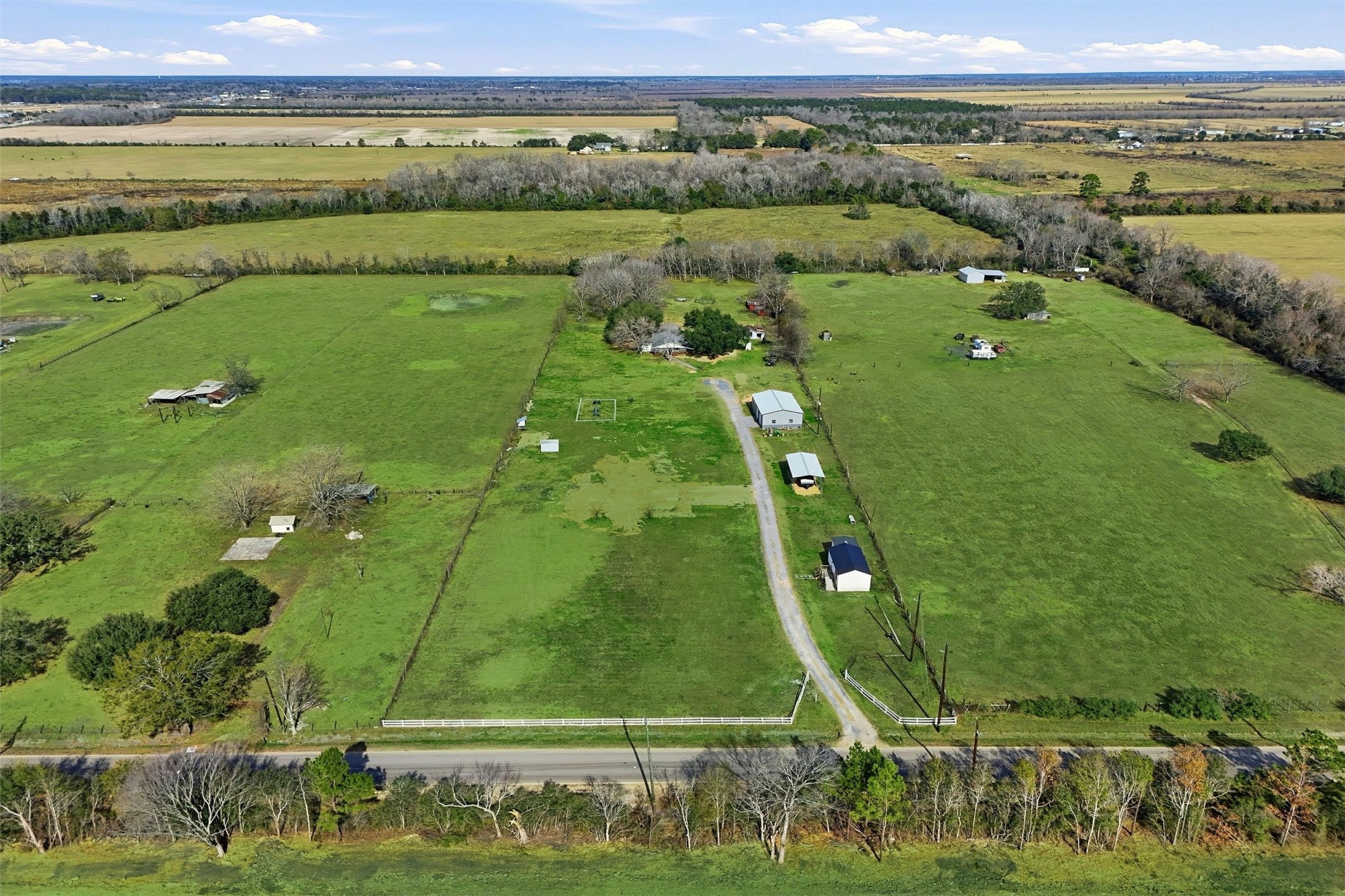 611 Reidland Road Crosby, TX 77532 - Photo 31 of 33 a view of a field with an ocean