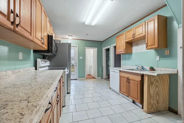 $155,000 | 1936 Emerson Avenue, Fort Wayne, IN 46808