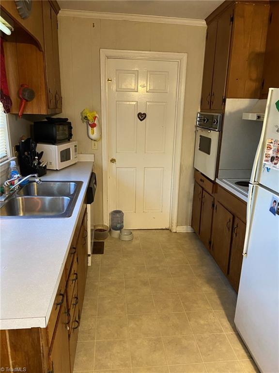 6306 Hunt Road Pleasant Garden, NC 27313 - Photo 4 of 15 Gallery Image 4