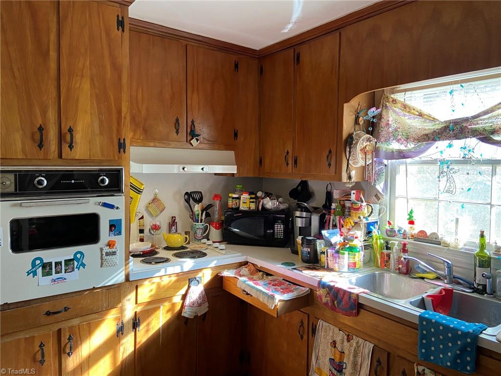 6306 Hunt Road Pleasant Garden, NC 27313 - Photo 10 of 15 Gallery Image 10
