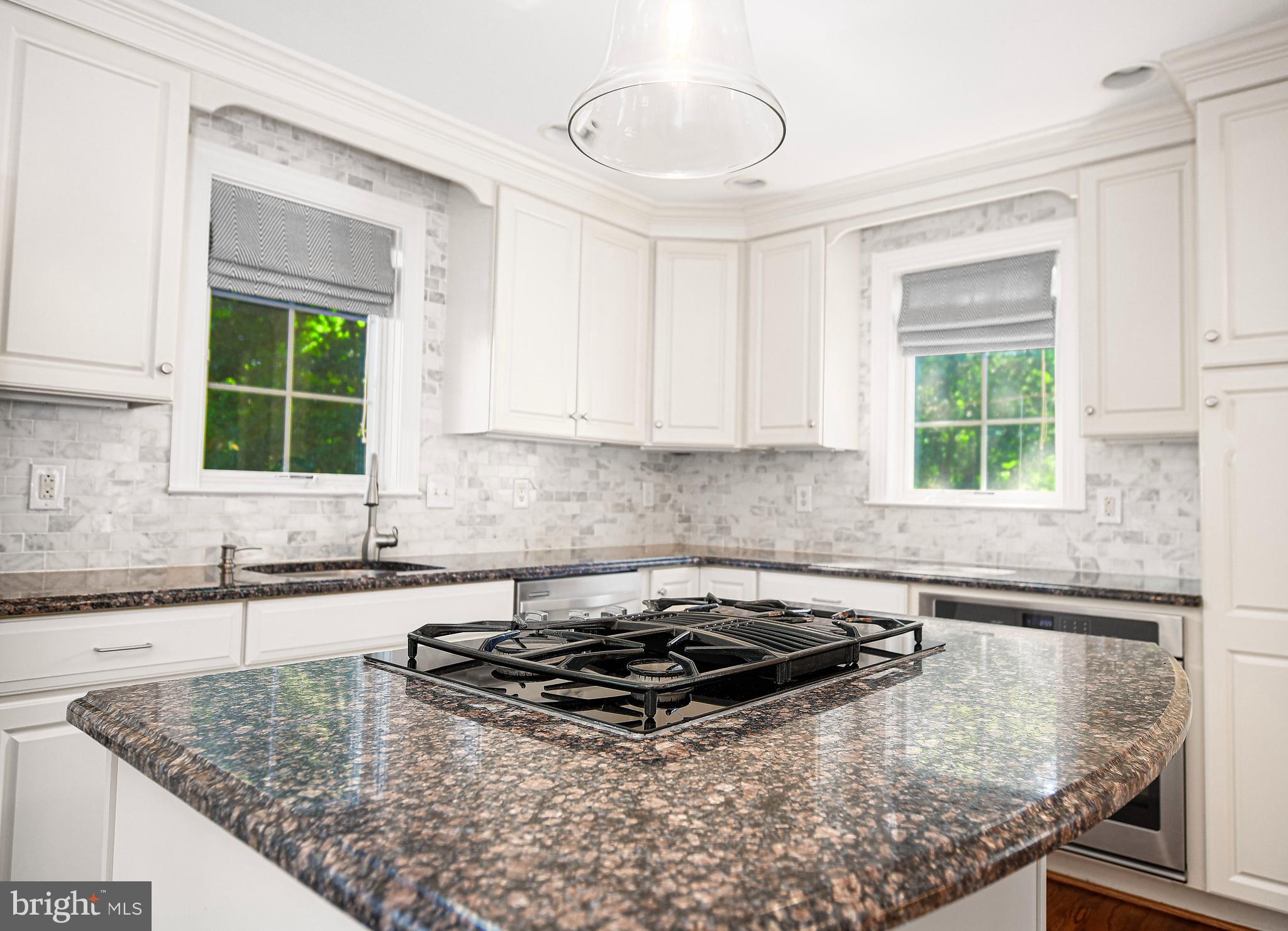 508 Overcrest Road Towson, MD 21286 - Photo 9 of 42 Gas Cooktop