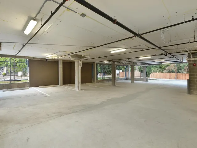 $1,950 | 2822 Rio Grande Street, Unit 202, Austin, TX 78705