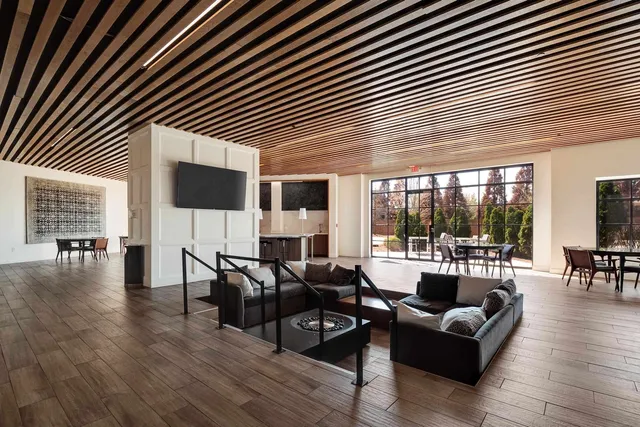 $3,350 | 717 Riverside Drive, Unit 405, Memphis, TN 38103