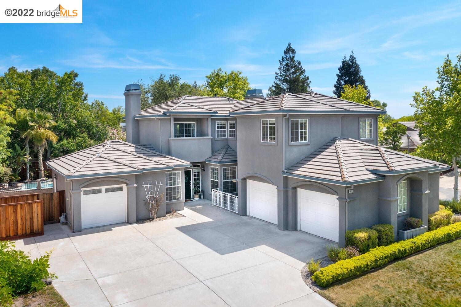 825 Rutherford Circle Brentwood, CA 94513 - Photo 1 of 1 a front view of a house with a garden and plants