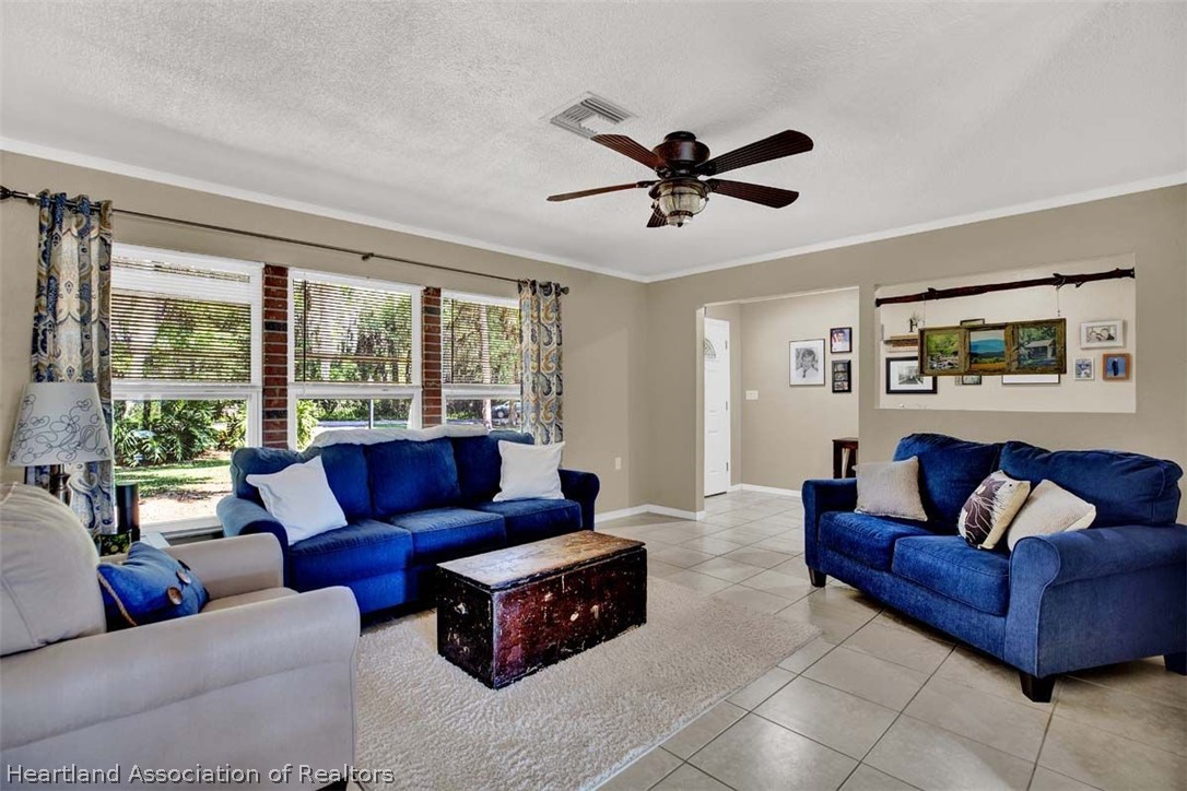 616 Lin Road Sebring, FL 33876 - Photo 4 of 36 Gallery Image 4