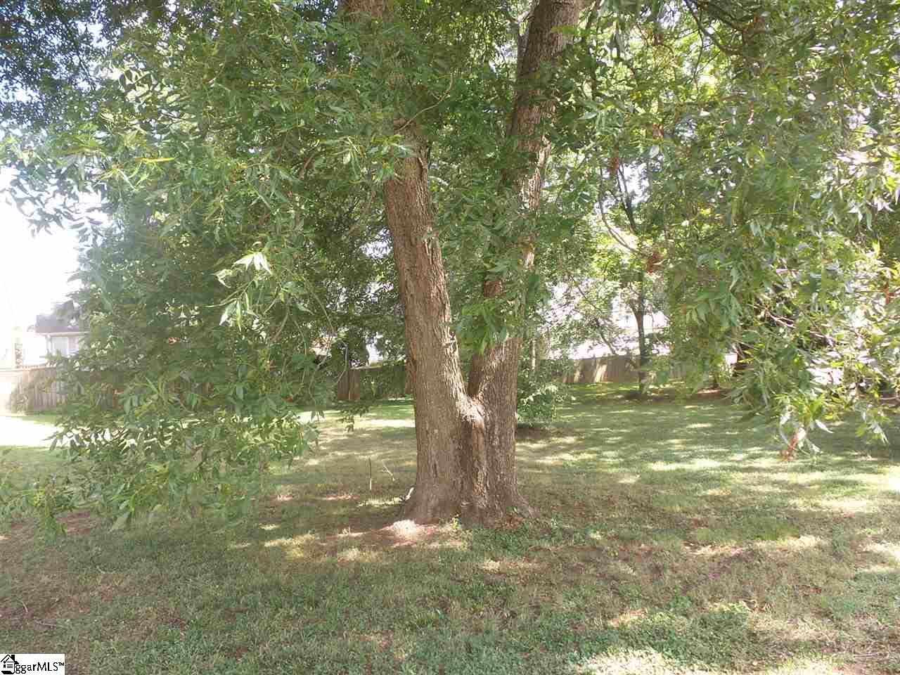 1228 Rutherford Road Greenville, SC 29609 - Photo 13 of 36 Gallery Image 13