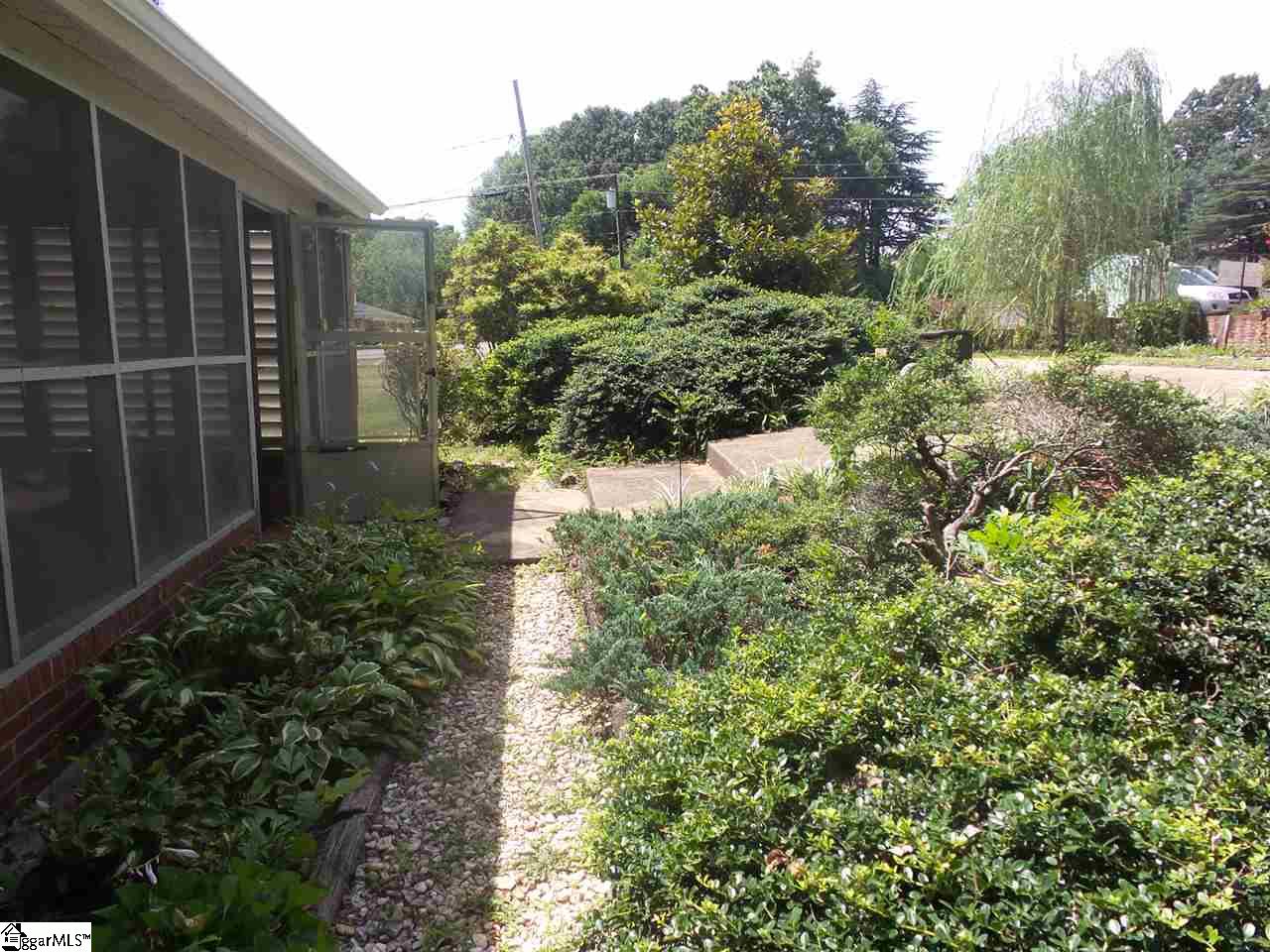 1228 Rutherford Road Greenville, SC 29609 - Photo 16 of 36 Gallery Image 16