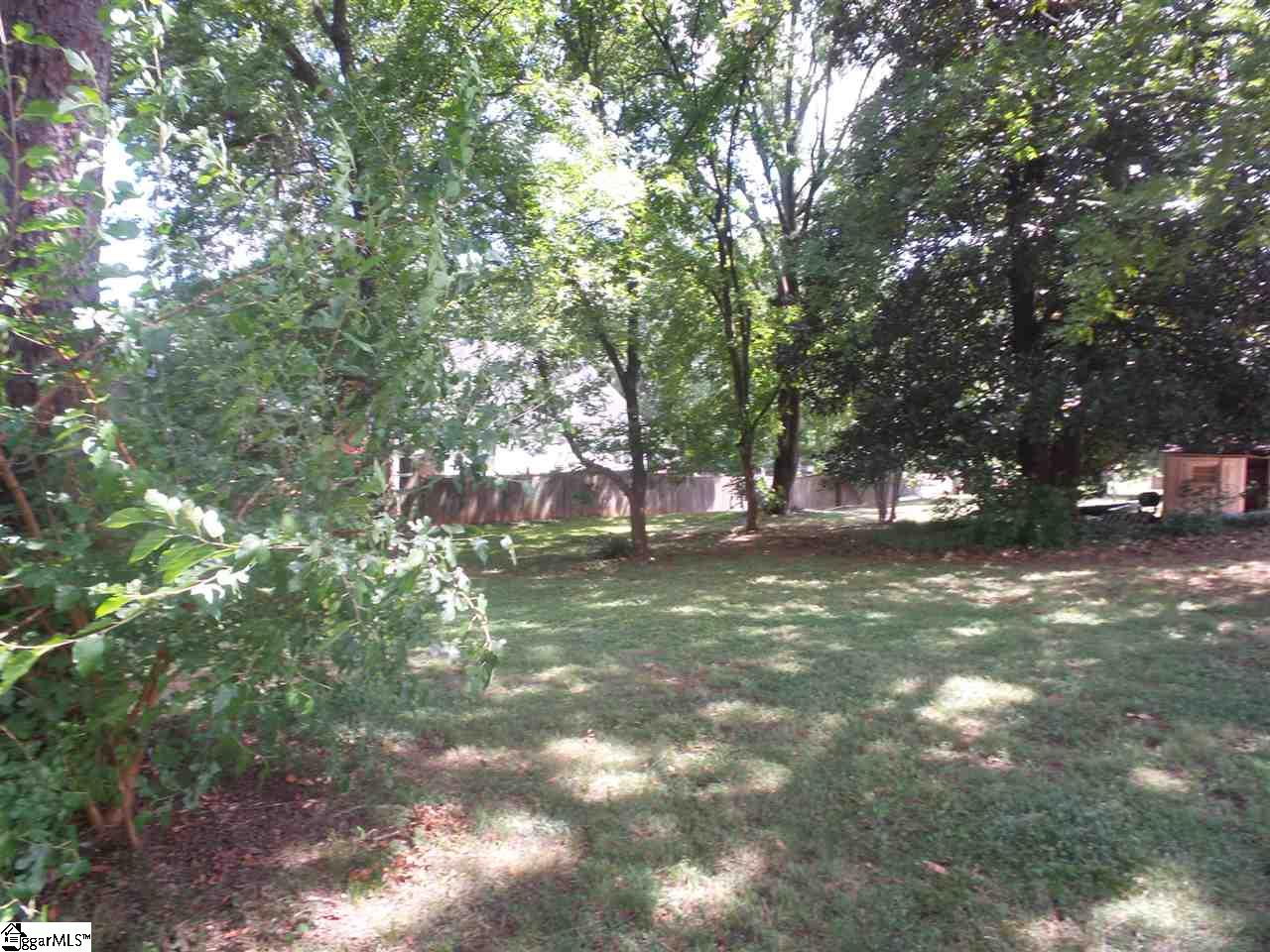 1228 Rutherford Road Greenville, SC 29609 - Photo 4 of 36 Gallery Image 4
