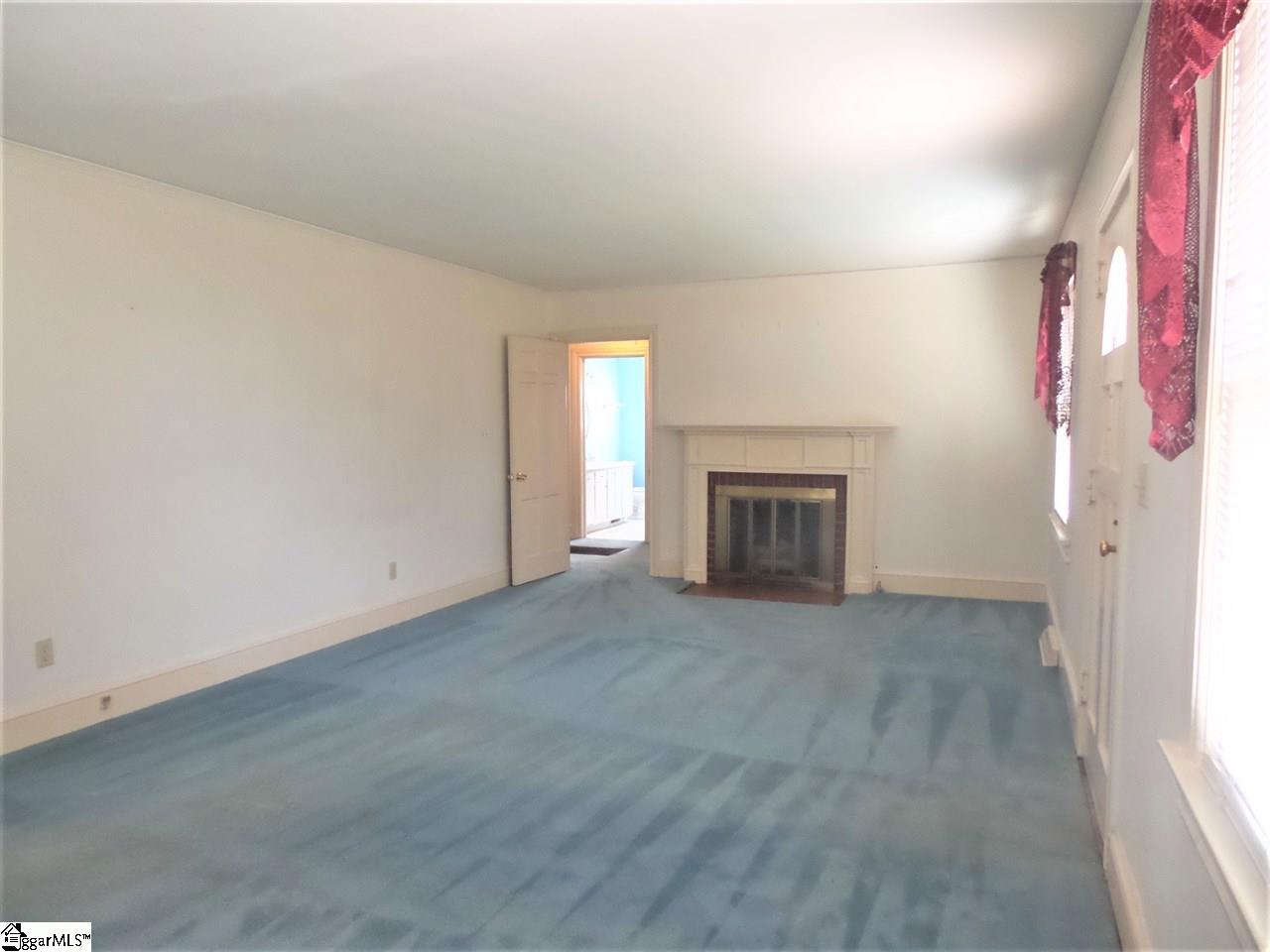 1228 Rutherford Road Greenville, SC 29609 - Photo 5 of 36 Gallery Image 5