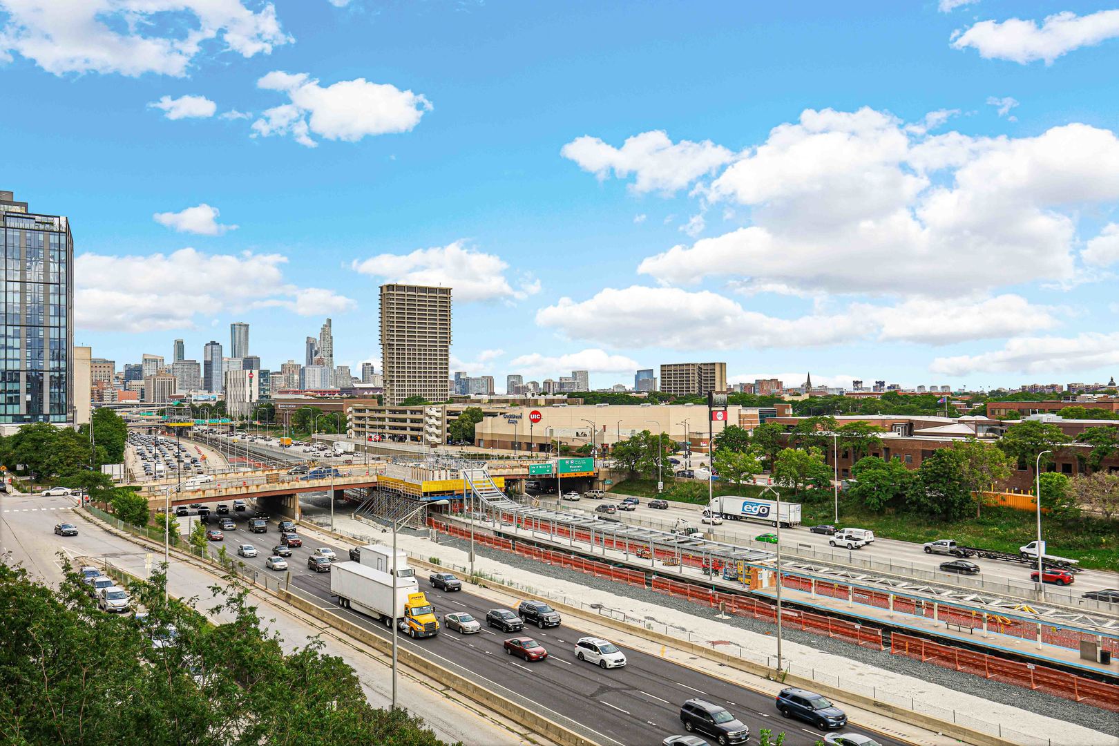 1250 West Van Buren Street, Unit 515 Chicago, IL 60607 - Photo 16 of 17 a picture of city view