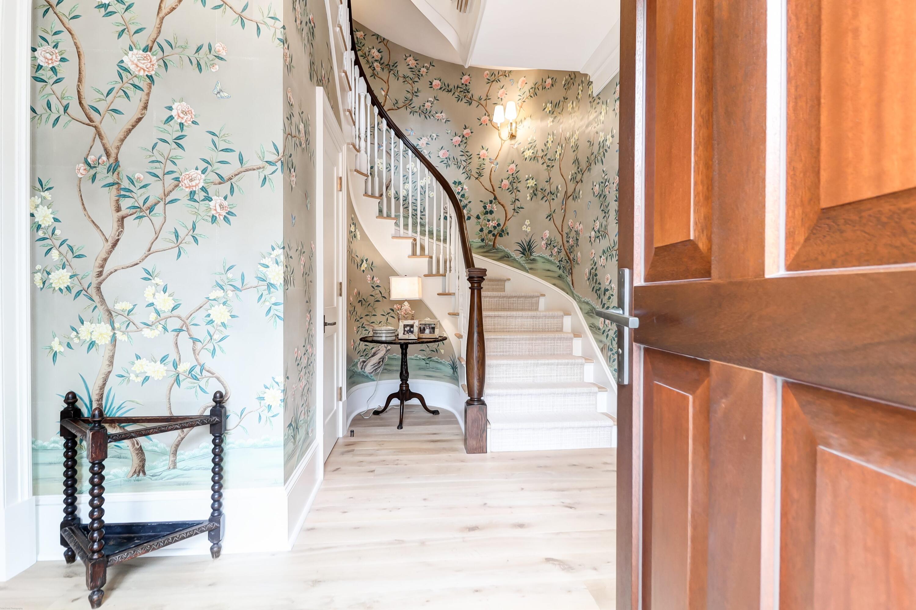 13 Legare Street Charleston, SC 29401 - Photo 2 of 31 Foyer