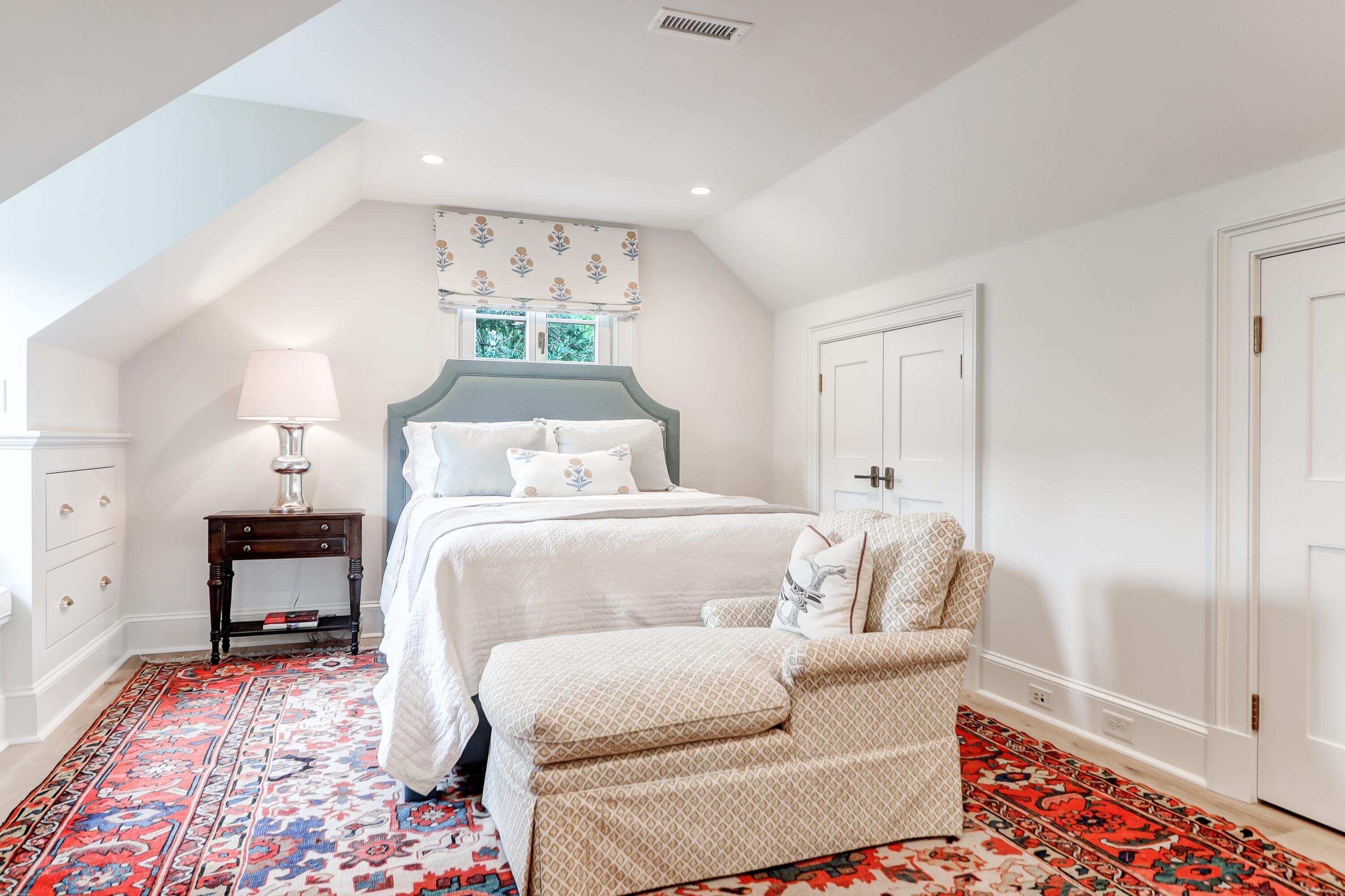 13 Legare Street Charleston, SC 29401 - Photo 21 of 31 Guest Room