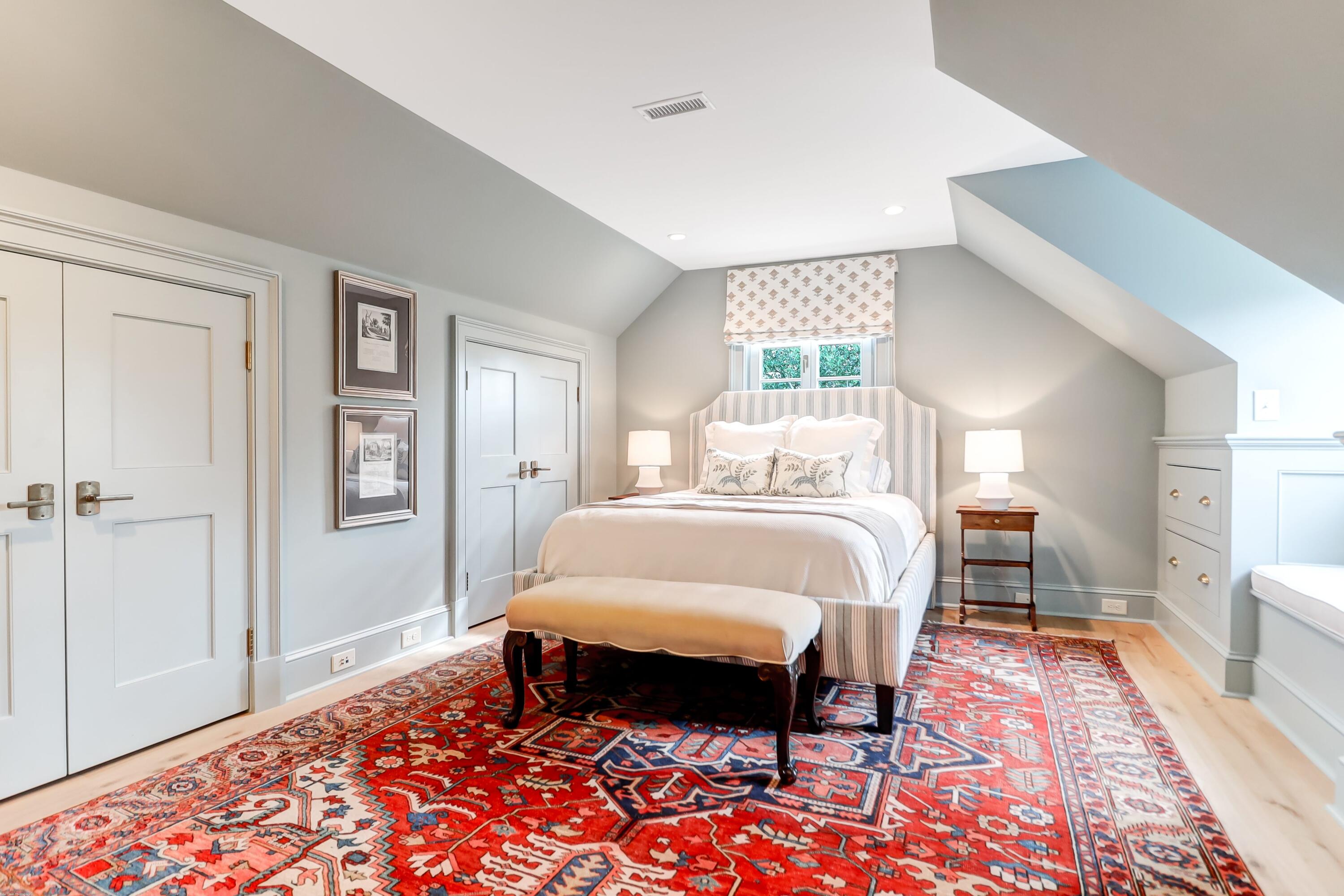 13 Legare Street Charleston, SC 29401 - Photo 23 of 31 Guest Room