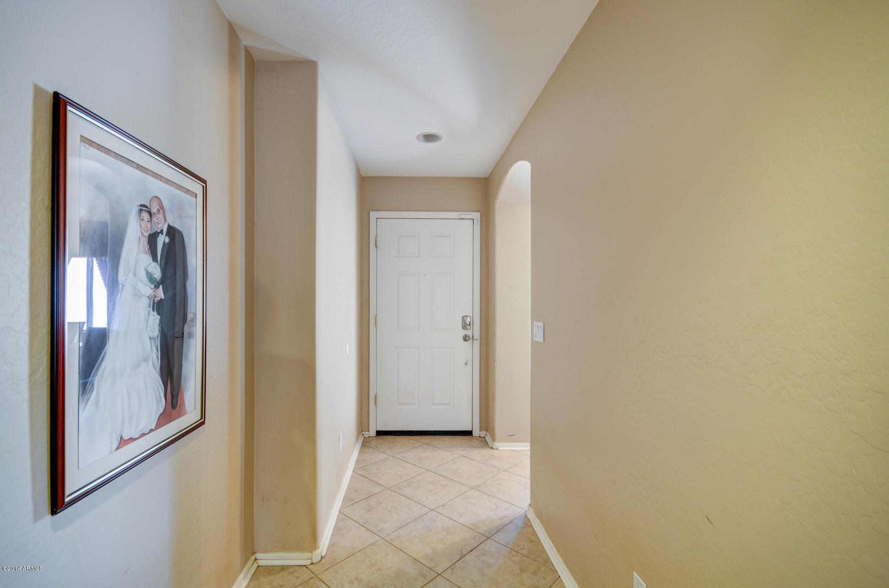 6413 West Riva Road Phoenix, AZ 85043 - Photo 13 of 42 Entry