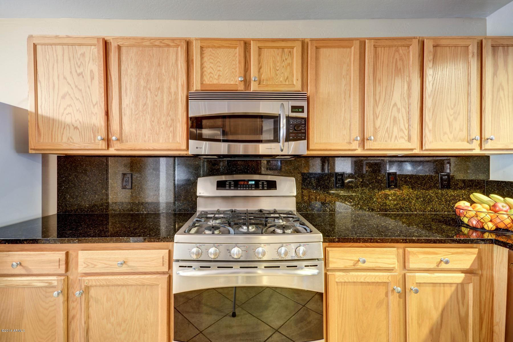6413 West Riva Road Phoenix, AZ 85043 - Photo 18 of 42 Kitchen 3
