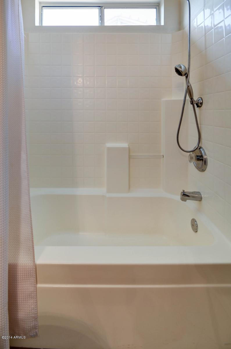 6413 West Riva Road Phoenix, AZ 85043 - Photo 33 of 42 2nd Bathroom 3