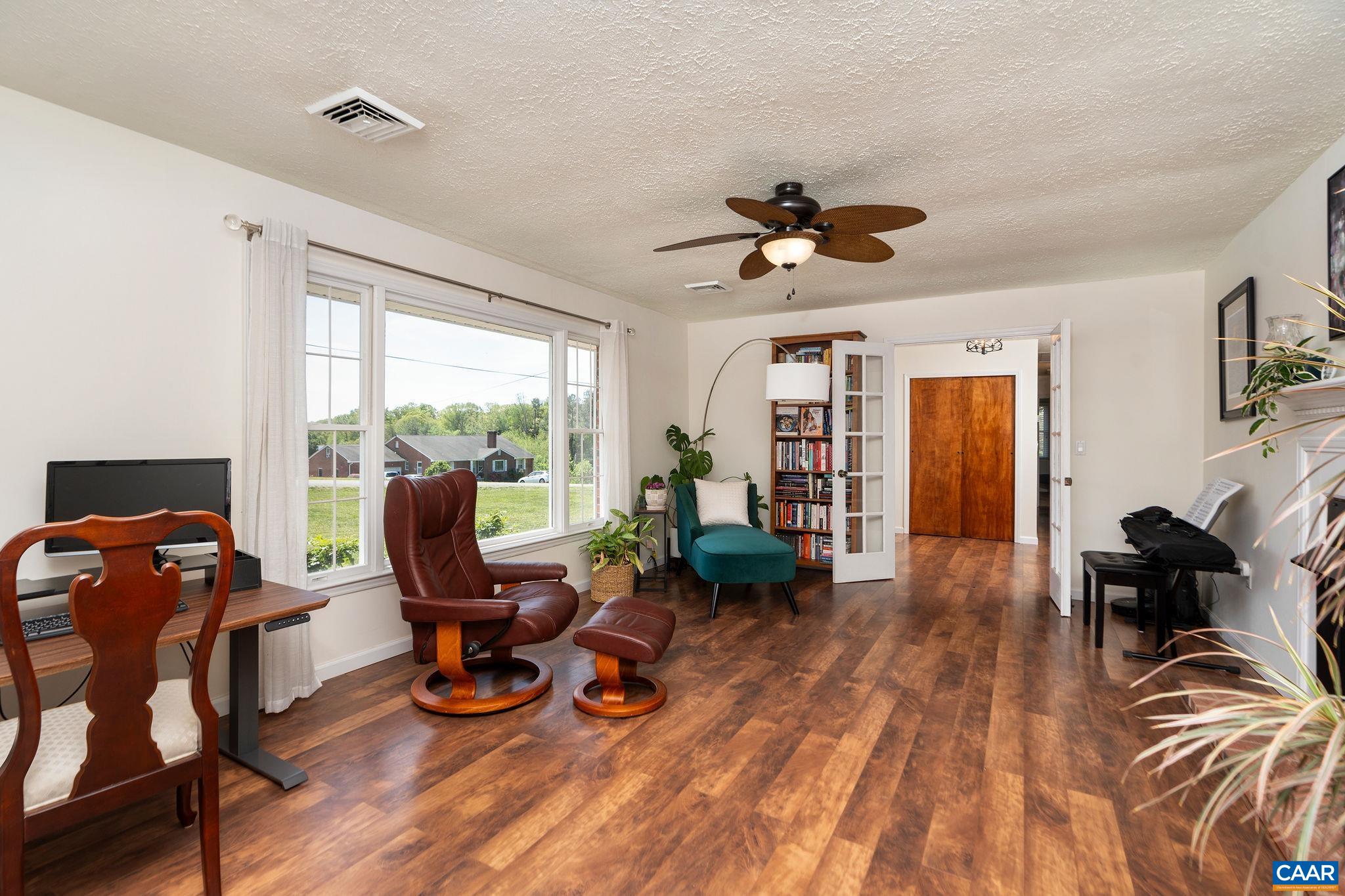 77 Sunset Drive Arrington, VA 22922 - Photo 18 of 35 a living room with furniture rug and wooden floor