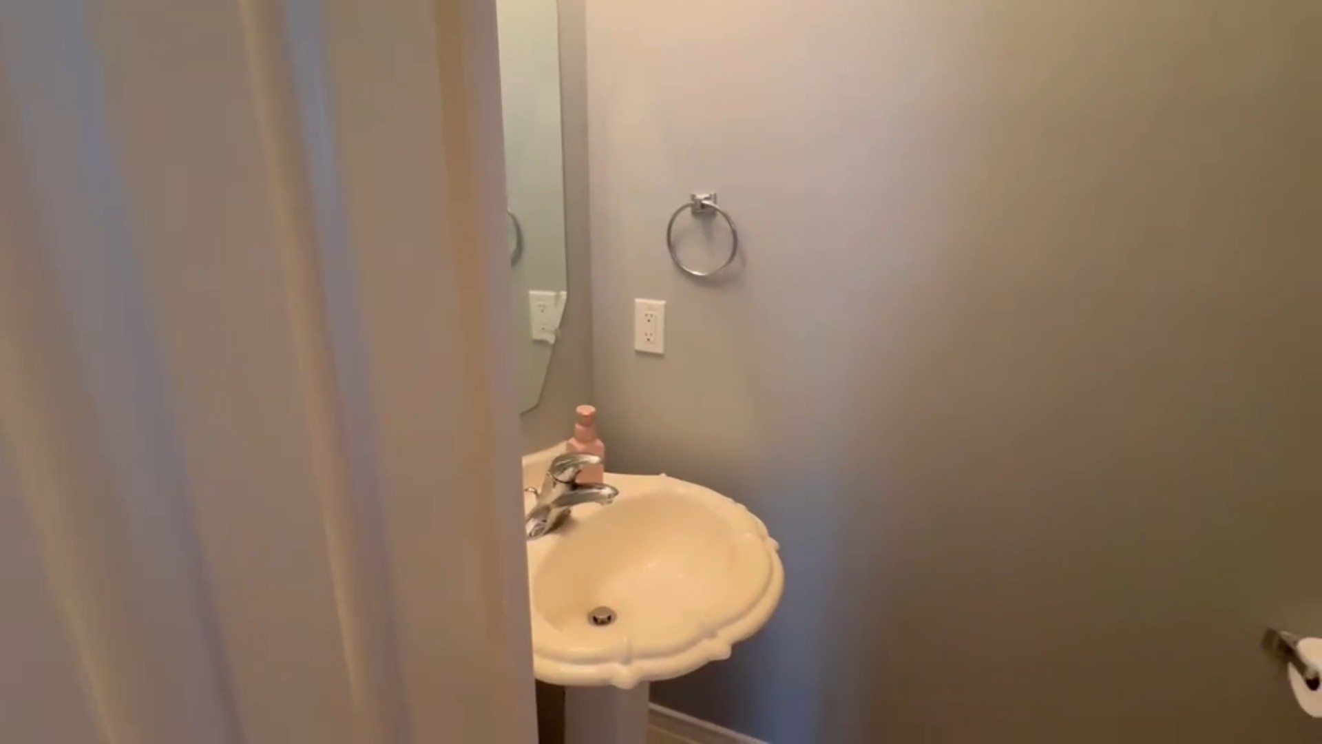 1900 Scofield Ridge Parkway, Unit 2103 Austin, TX 78727 - Photo 6 of 35 Downstairs powder room