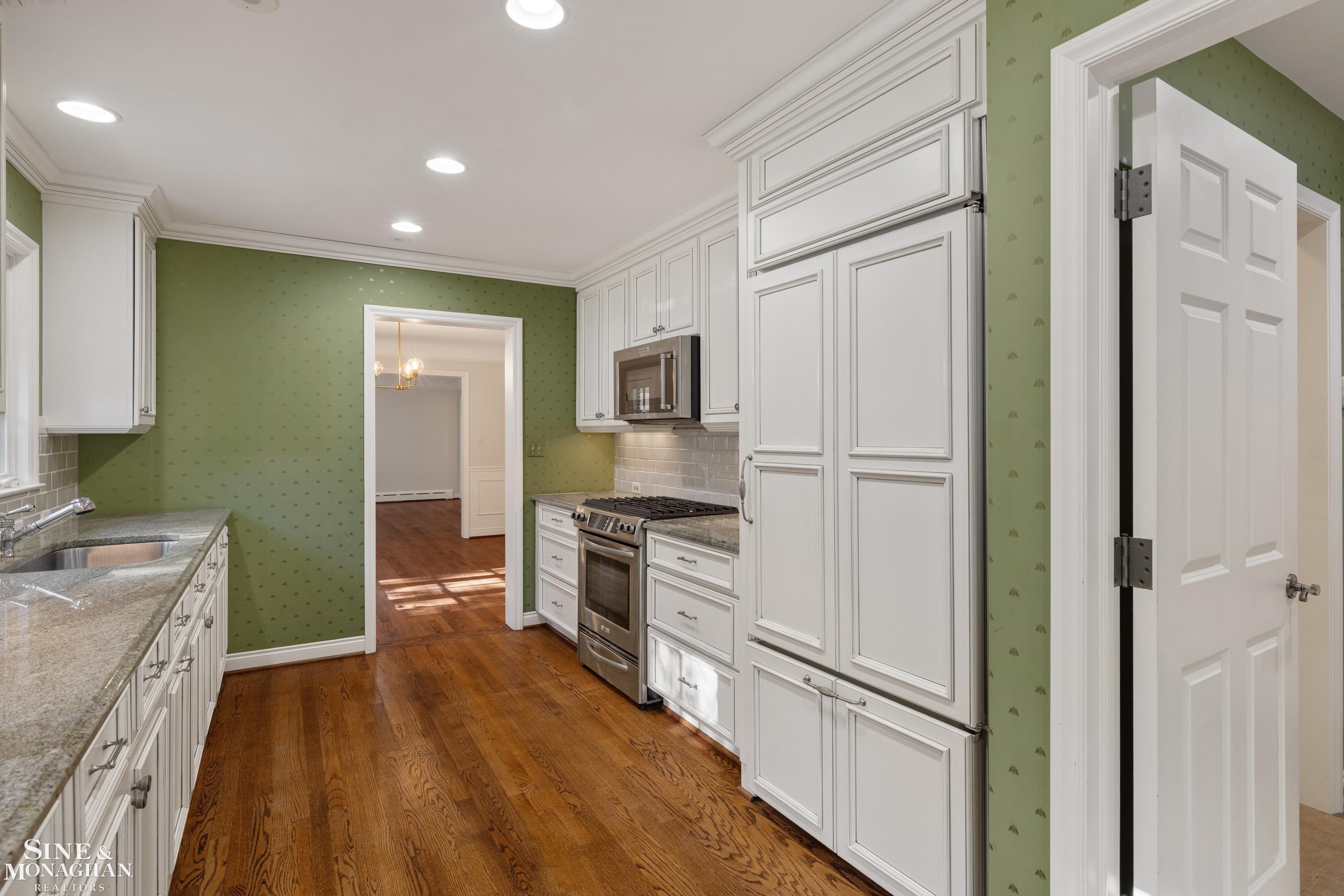 216 Ridge Road Grosse Pointe Farms, MI 48236 - Photo 5 of 50