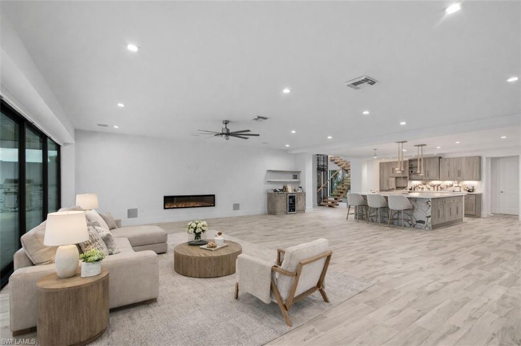 3800 Crayton Road Naples, FL 34103 - Photo 10 of 50