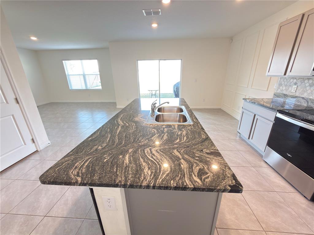 33333 Field Maple Loop Wesley Chapel, FL 33545 - Photo 9 of 34